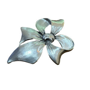 Vintage Seagull Canada Pewter Bow Brooch signed c1988 large silvertone metal pin